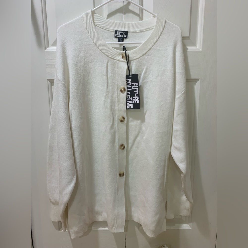 NW5 Future Collective Cream Sweater size XXL